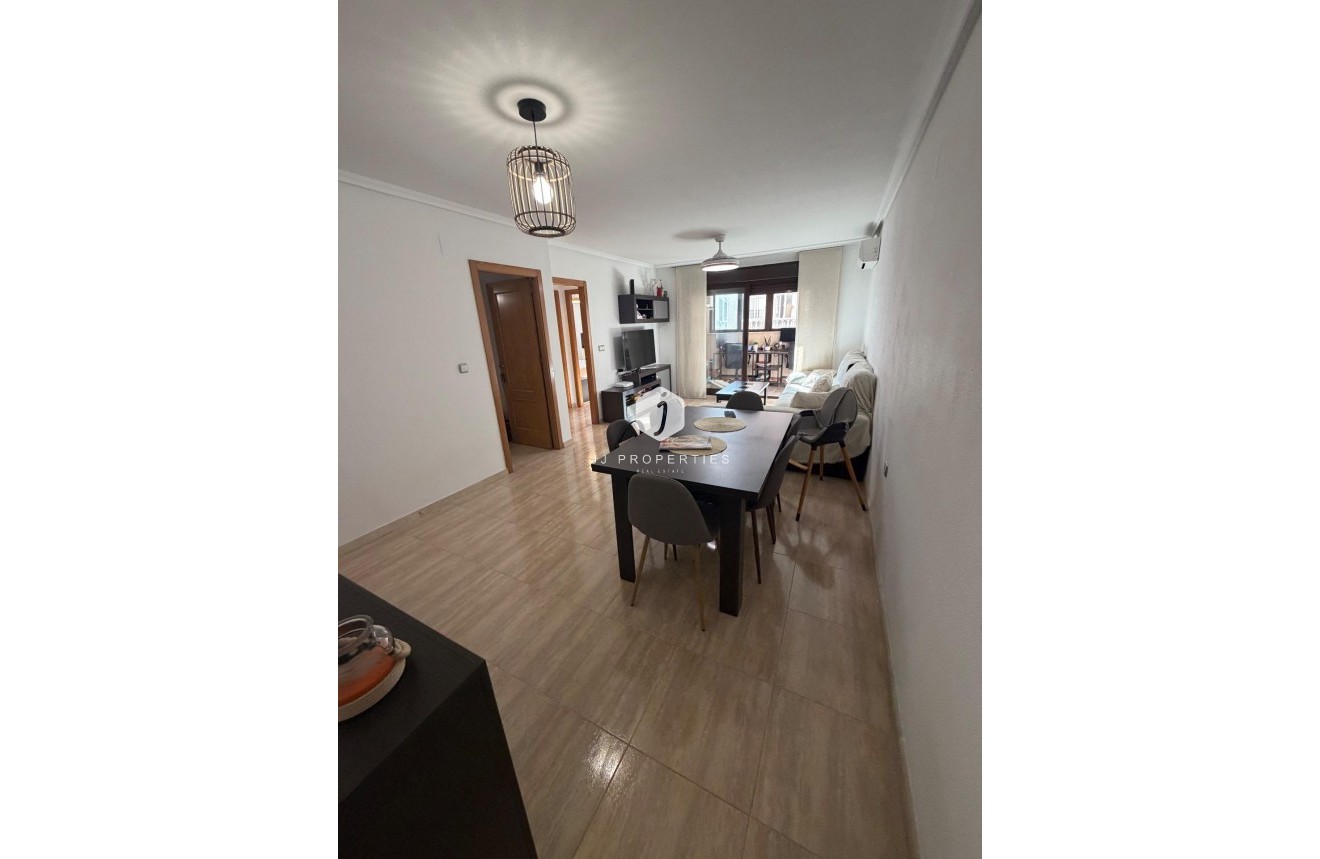 Resale - Apartment / flat -
Torrevieja - Centro