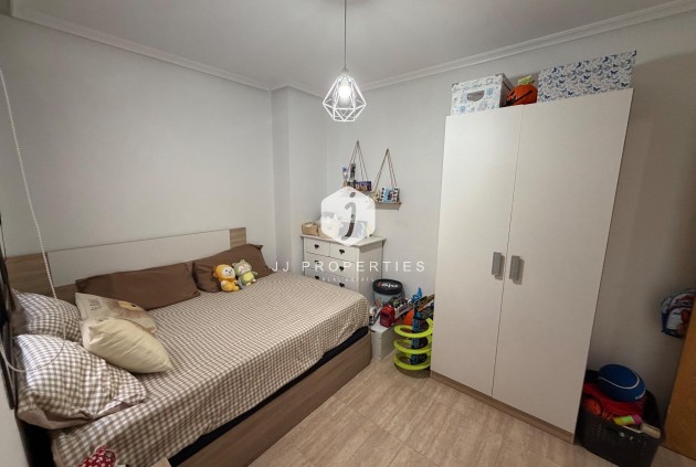 Resale - Apartment / flat -
Torrevieja - Centro