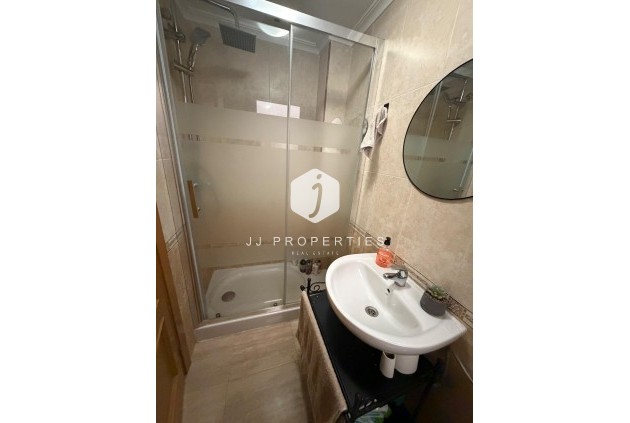 Resale - Apartment / flat -
Torrevieja - Centro