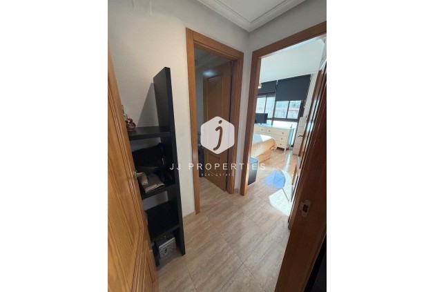 Resale - Apartment / flat -
Torrevieja - Centro