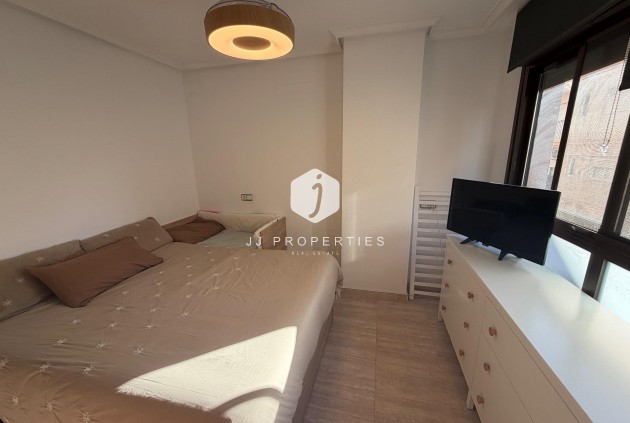 Resale - Apartment / flat -
Torrevieja - Centro