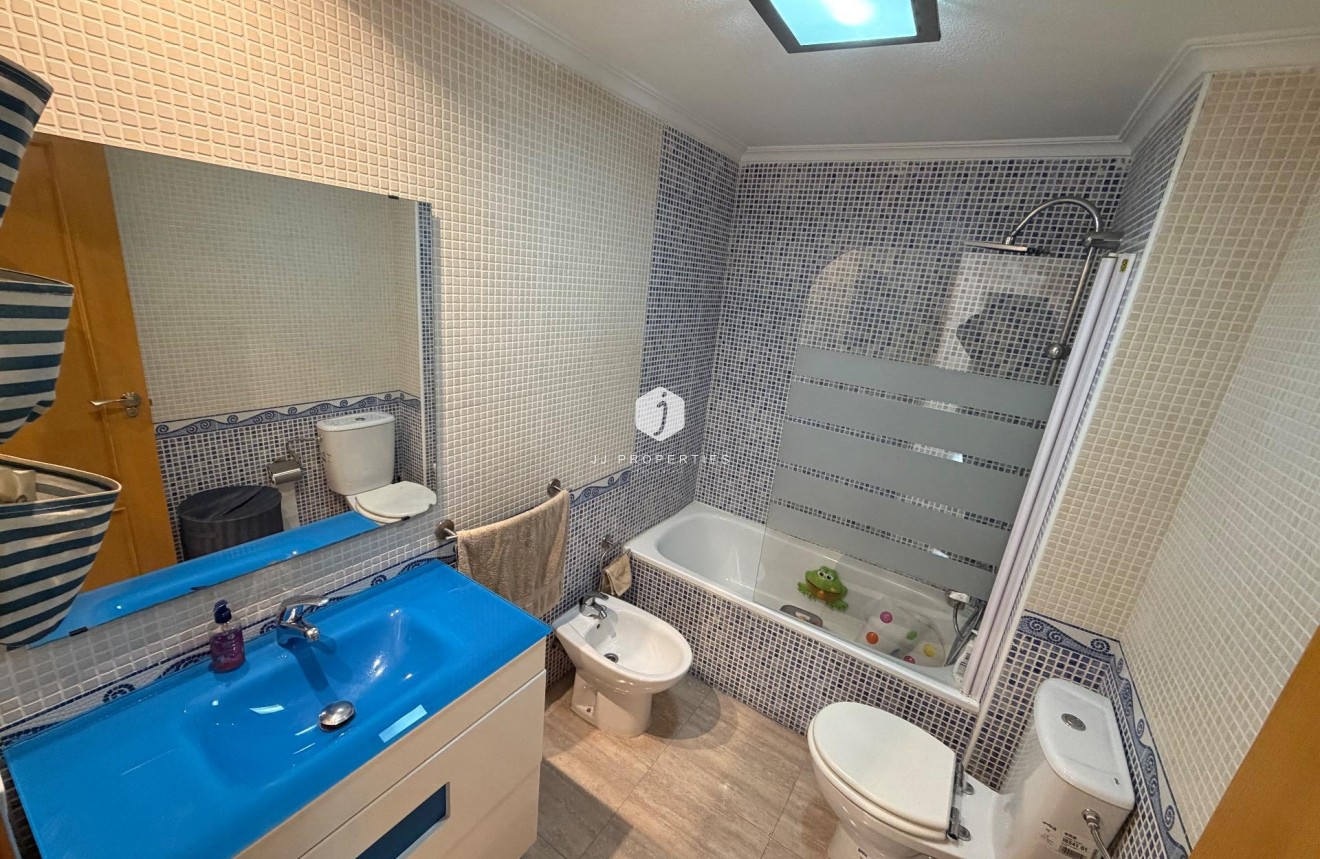 Resale - Apartment / flat -
Torrevieja - Centro