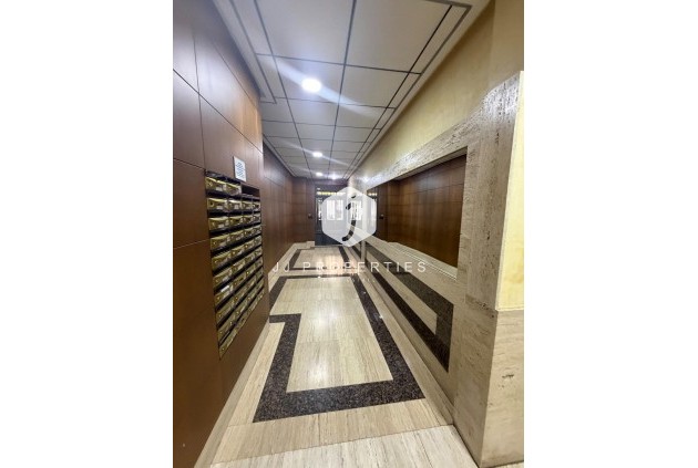 Resale - Apartment / flat -
Torrevieja - Centro