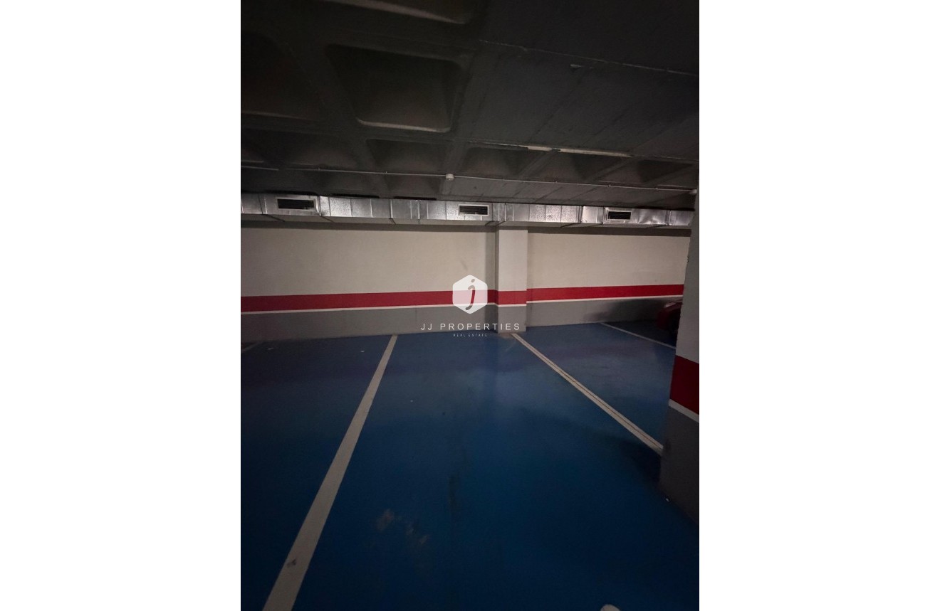 Resale - Apartment / flat -
Torrevieja - Centro