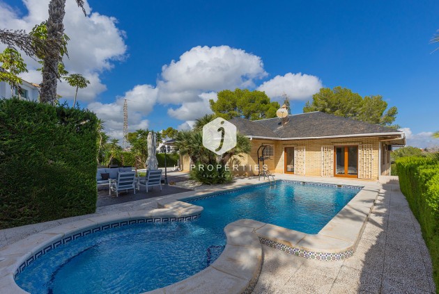 Resale - Villa -
Orihuela Costa - Costa Blanca