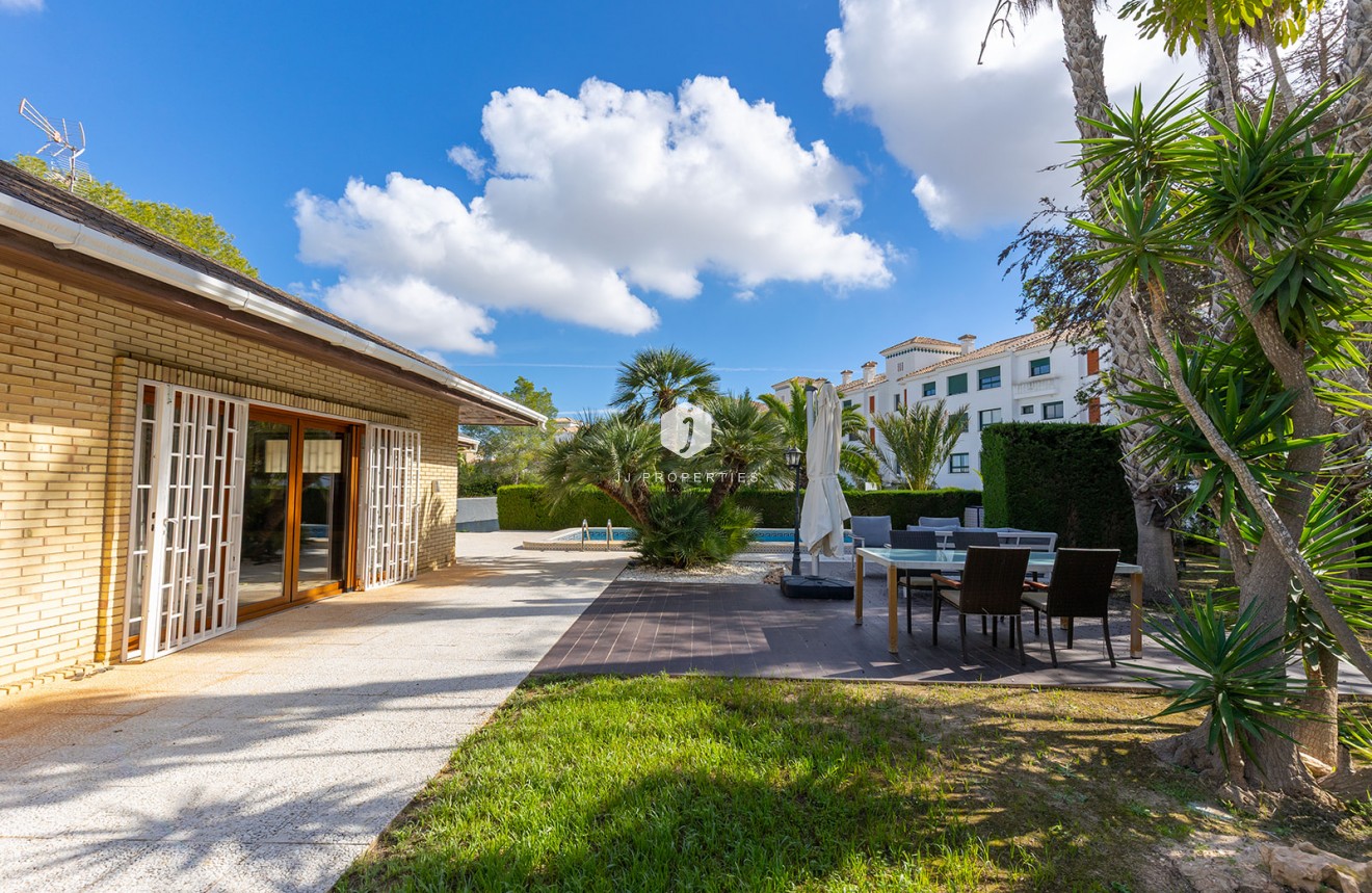 D'occasion - Villa -
Orihuela Costa - Costa Blanca