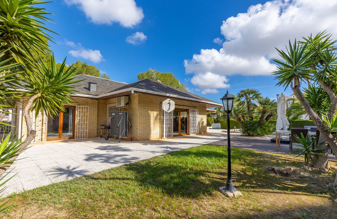 D'occasion - Villa -
Orihuela Costa - Costa Blanca