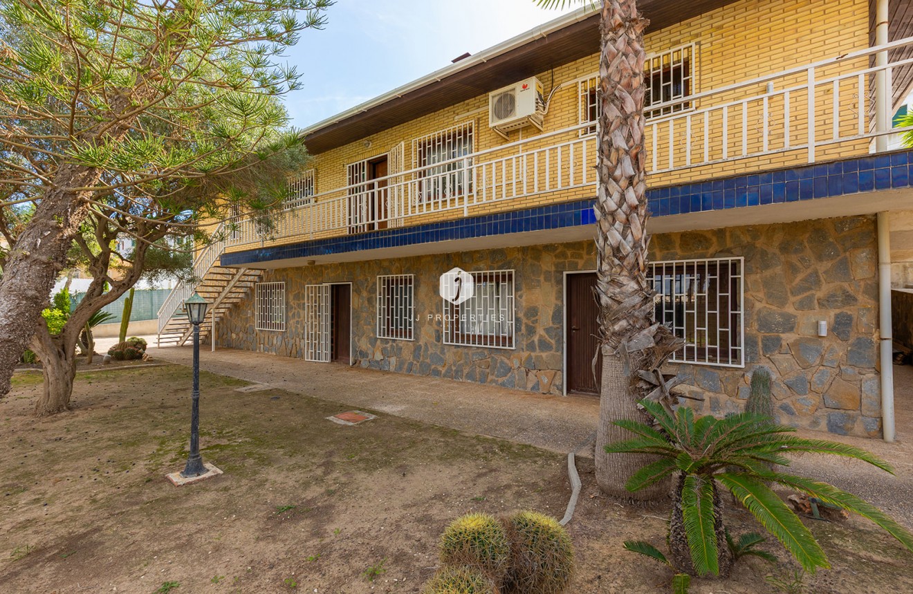 D'occasion - Villa -
Orihuela Costa - Costa Blanca