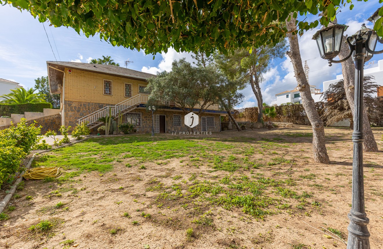 D'occasion - Villa -
Orihuela Costa - Costa Blanca