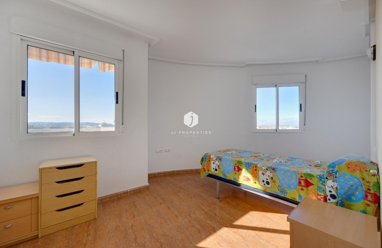 Resale - Apartment / flat -
Torrevieja - Costa Blanca
