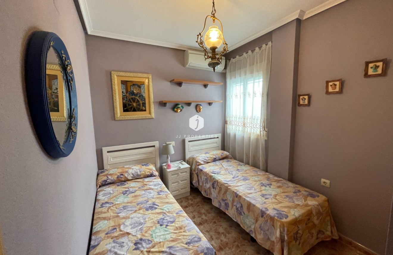 Resale - Apartment / flat -
La Mata - Costa Blanca