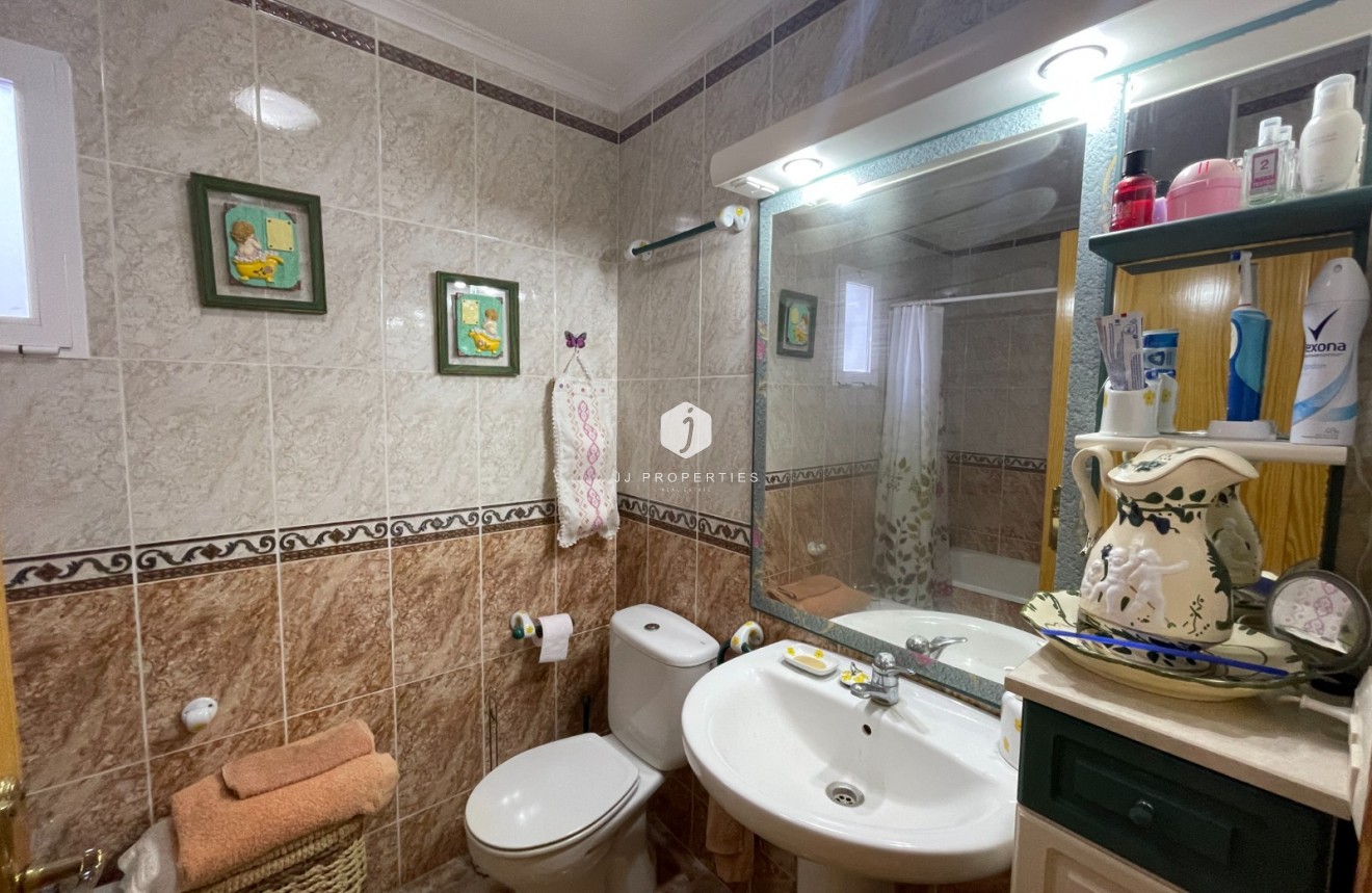 Resale - Apartment / flat -
La Mata - Costa Blanca