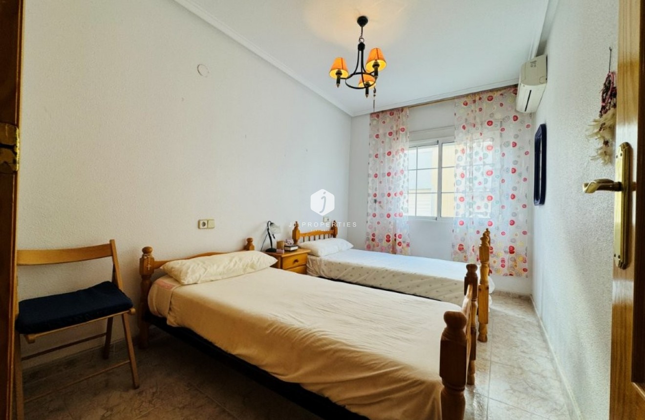 Resale - Apartment / flat -
La Mata - Costa Blanca