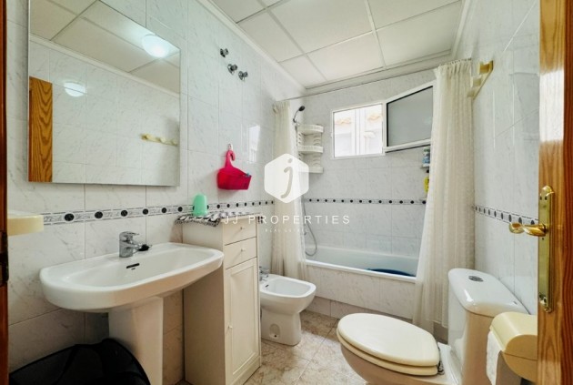 Resale - Apartment / flat -
La Mata - Costa Blanca