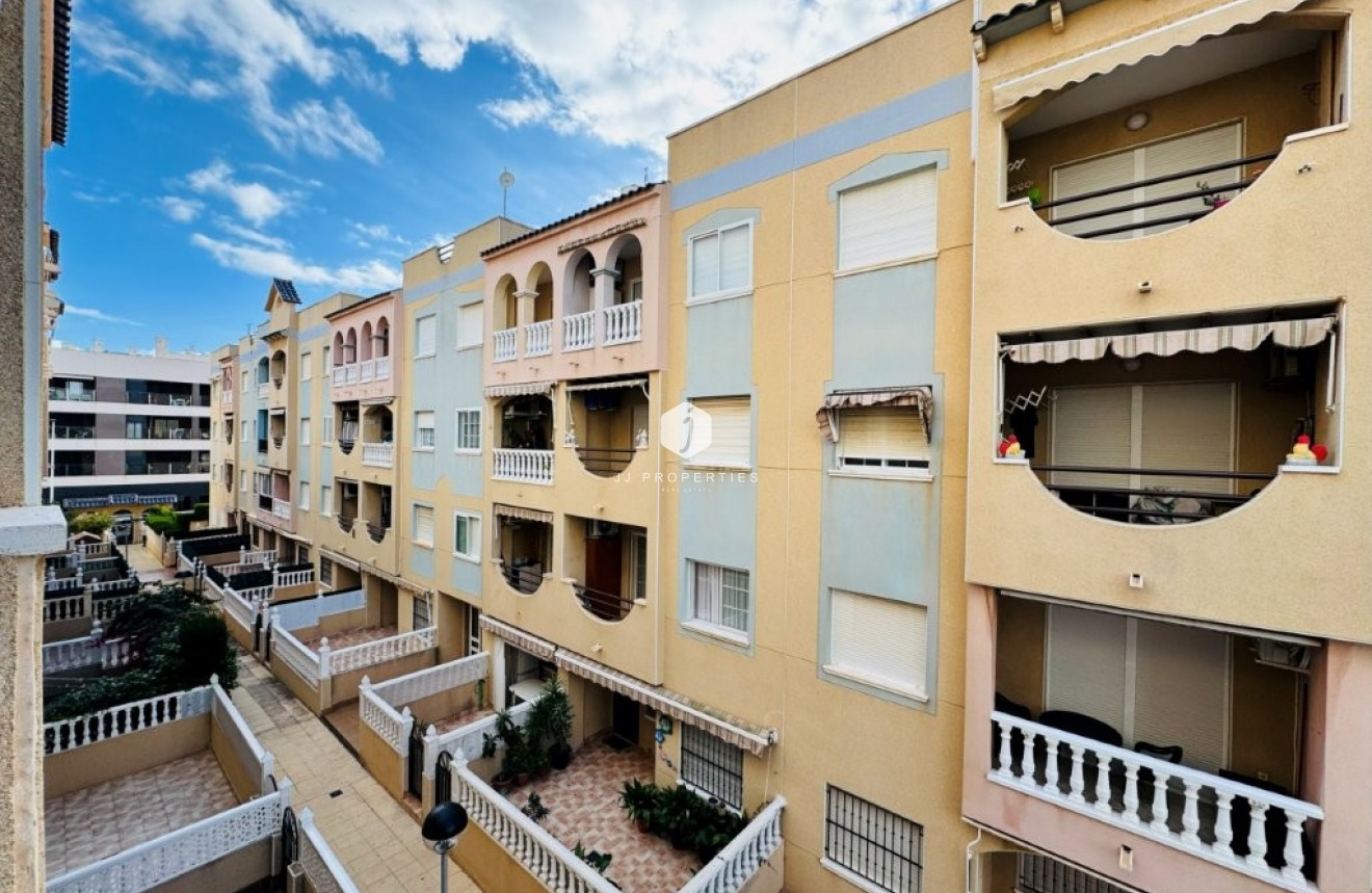 Resale - Apartment / flat -
La Mata - Costa Blanca