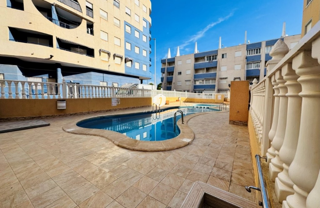 Resale - Apartment / flat -
La Mata - Costa Blanca