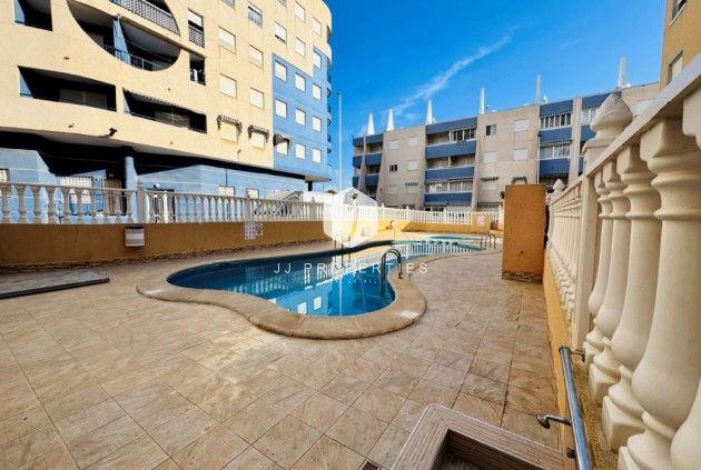 Resale - Apartment / flat -
La Mata - Costa Blanca