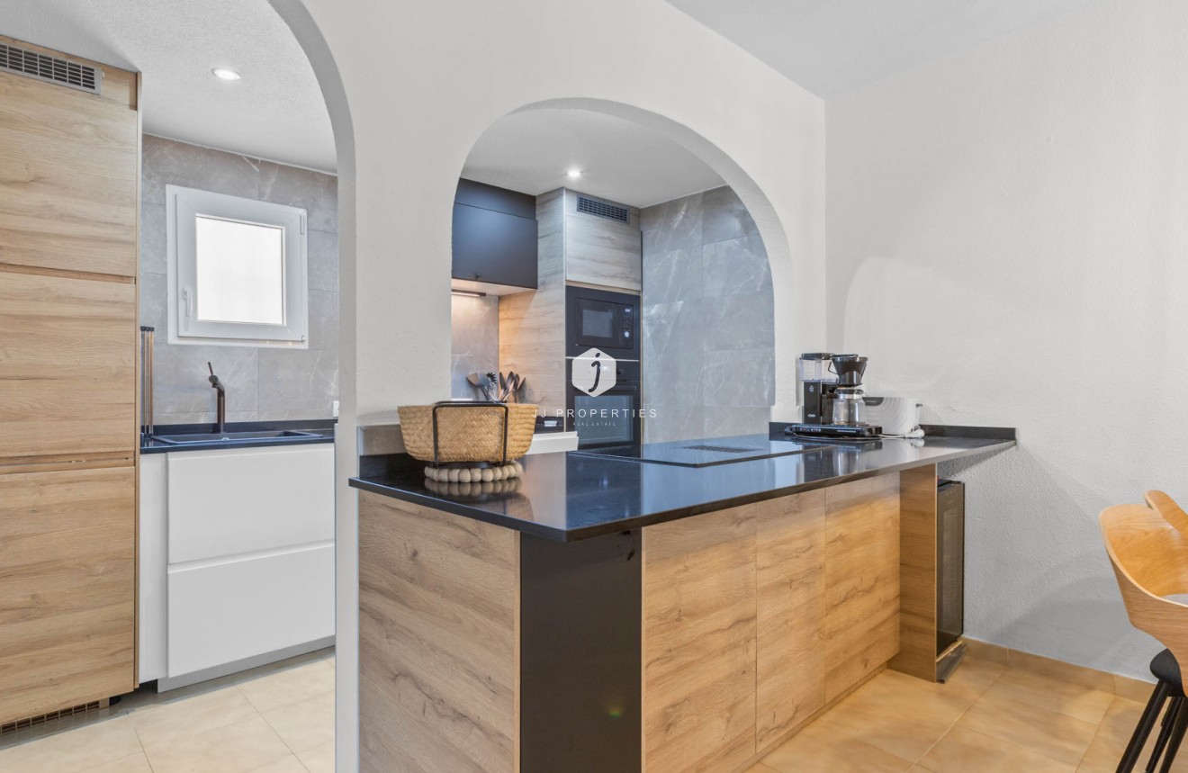 Resale - Bungalow -
Torrevieja - Costa Blanca