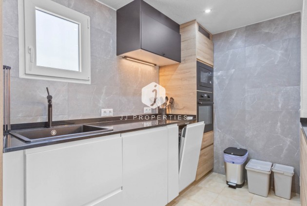 Resale - Bungalow -
Torrevieja - Costa Blanca