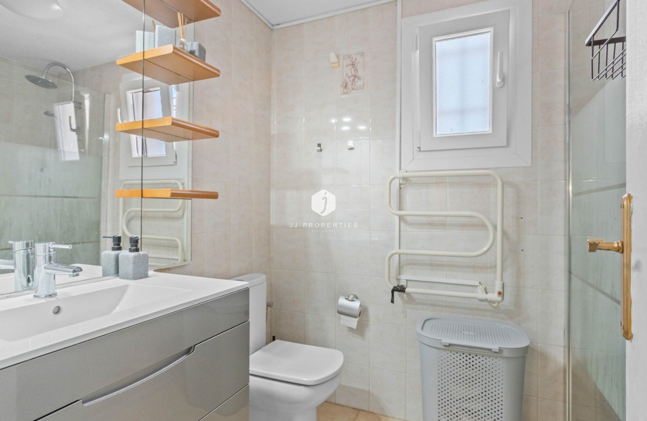 Resale - Bungalow -
Torrevieja - Costa Blanca