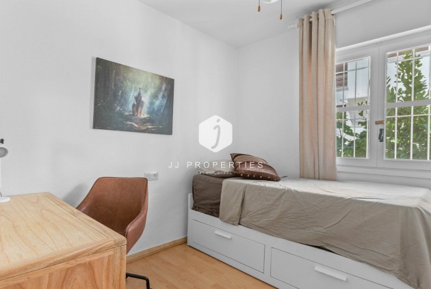 Resale - Bungalow -
Torrevieja - Costa Blanca