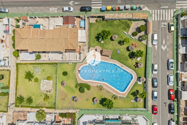 Resale - Bungalow -
Torrevieja - Costa Blanca