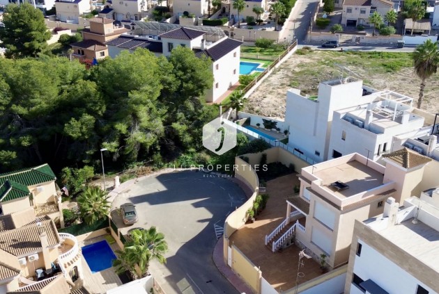 Resale - Villa -
Orihuela Costa - Costa Blanca