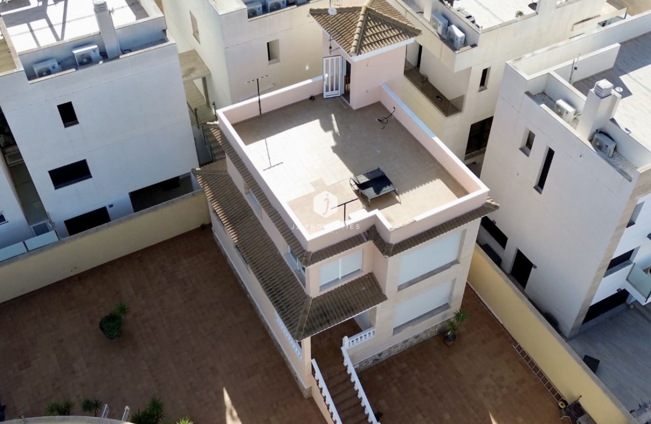 Resale - Villa -
Orihuela Costa - Costa Blanca