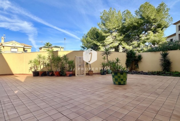 Resale - Villa -
Orihuela Costa - Costa Blanca