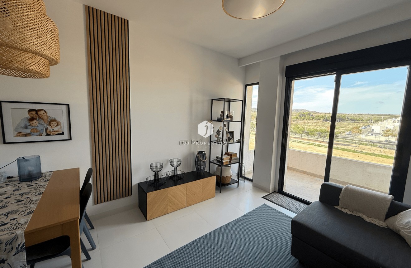 Resale - Apartment / flat -
San Miguel de Salinas - Inland