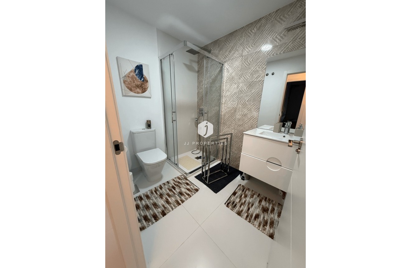 Resale - Apartment / flat -
San Miguel de Salinas - Inland