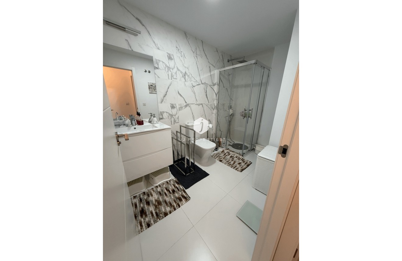 Resale - Apartment / flat -
San Miguel de Salinas - Inland