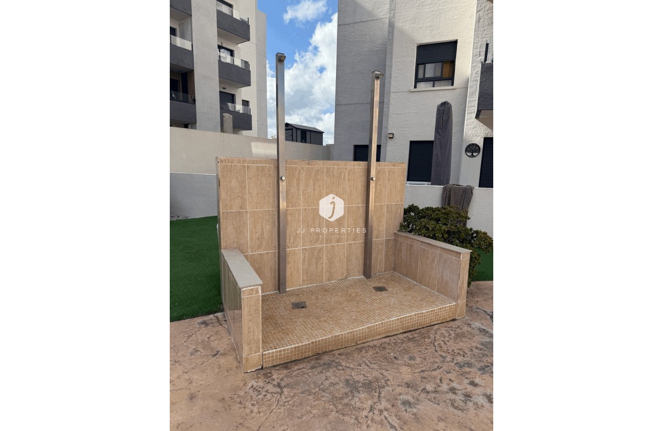 Resale - Apartment / flat -
San Miguel de Salinas - Inland