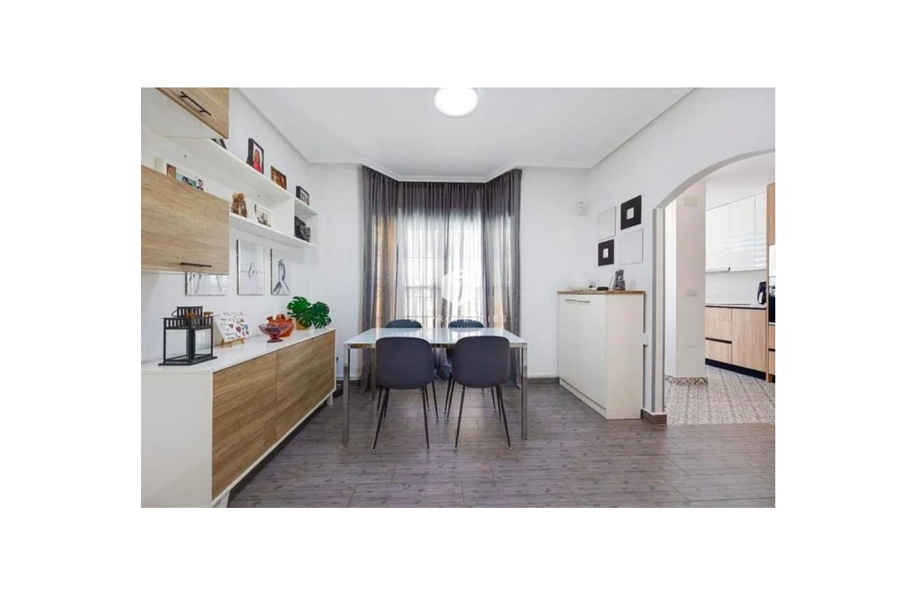 Resale - Chalet -
Guardamar del Segura - Costa Blanca