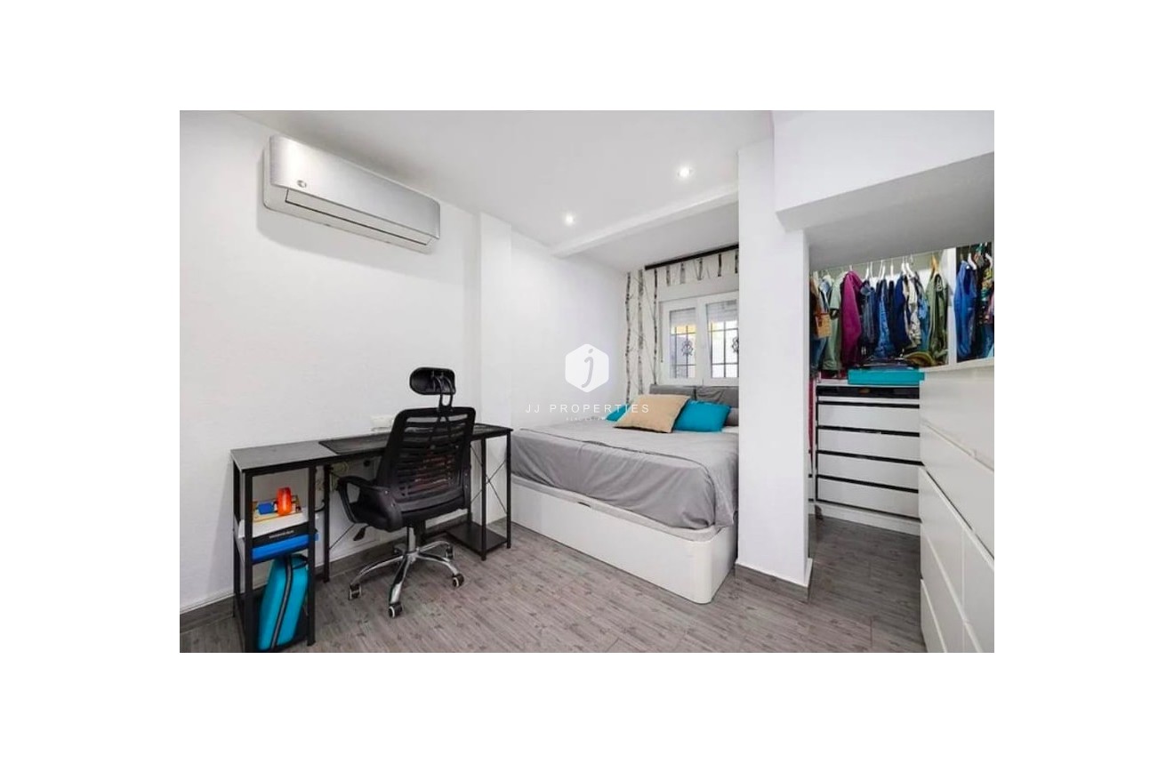 Resale - Chalet -
Guardamar del Segura - Costa Blanca