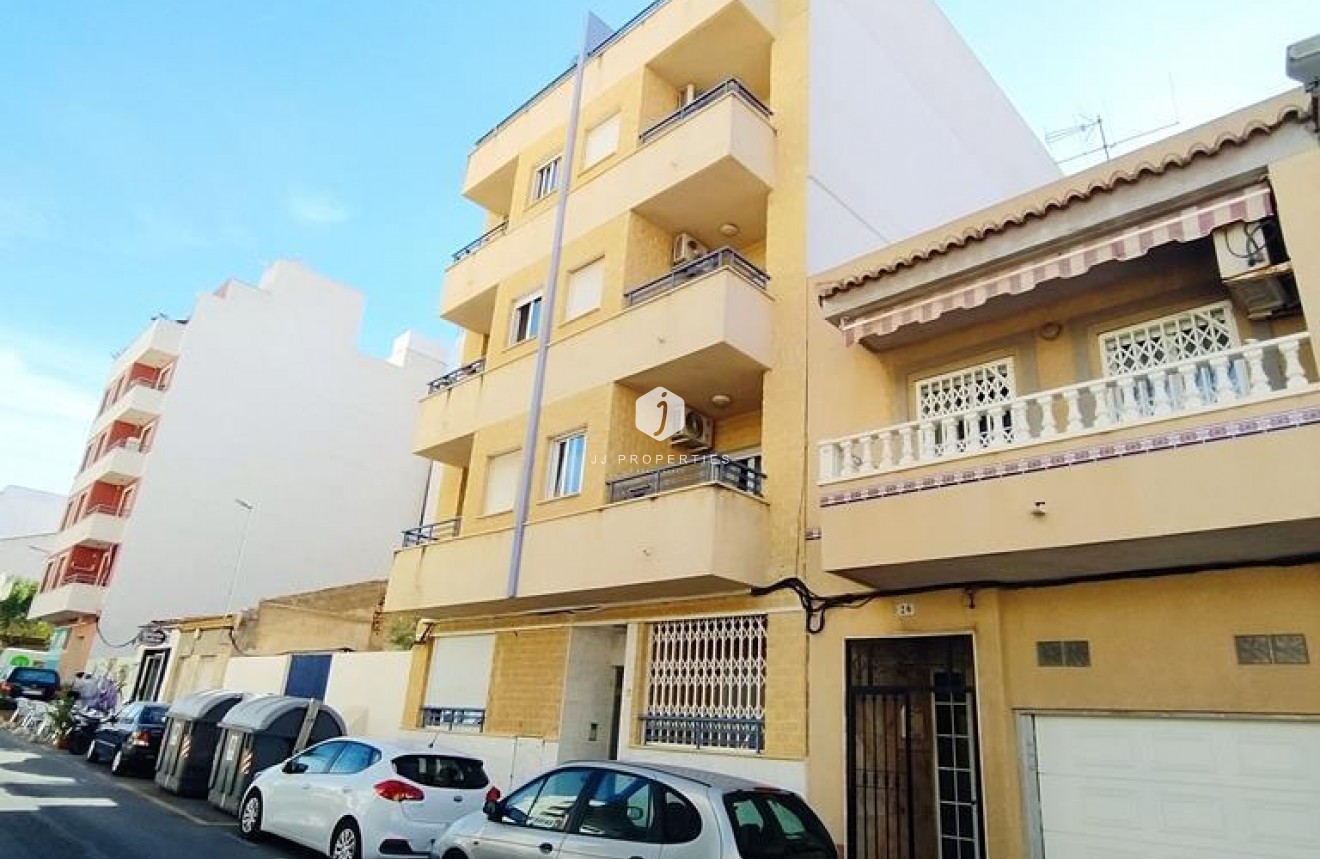 Resale - Apartment / flat -
Torrevieja - CENTRO CASCO URBANO