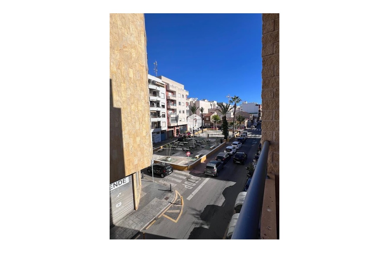 Resale - Apartment / flat -
Torrevieja - CENTRO CASCO URBANO