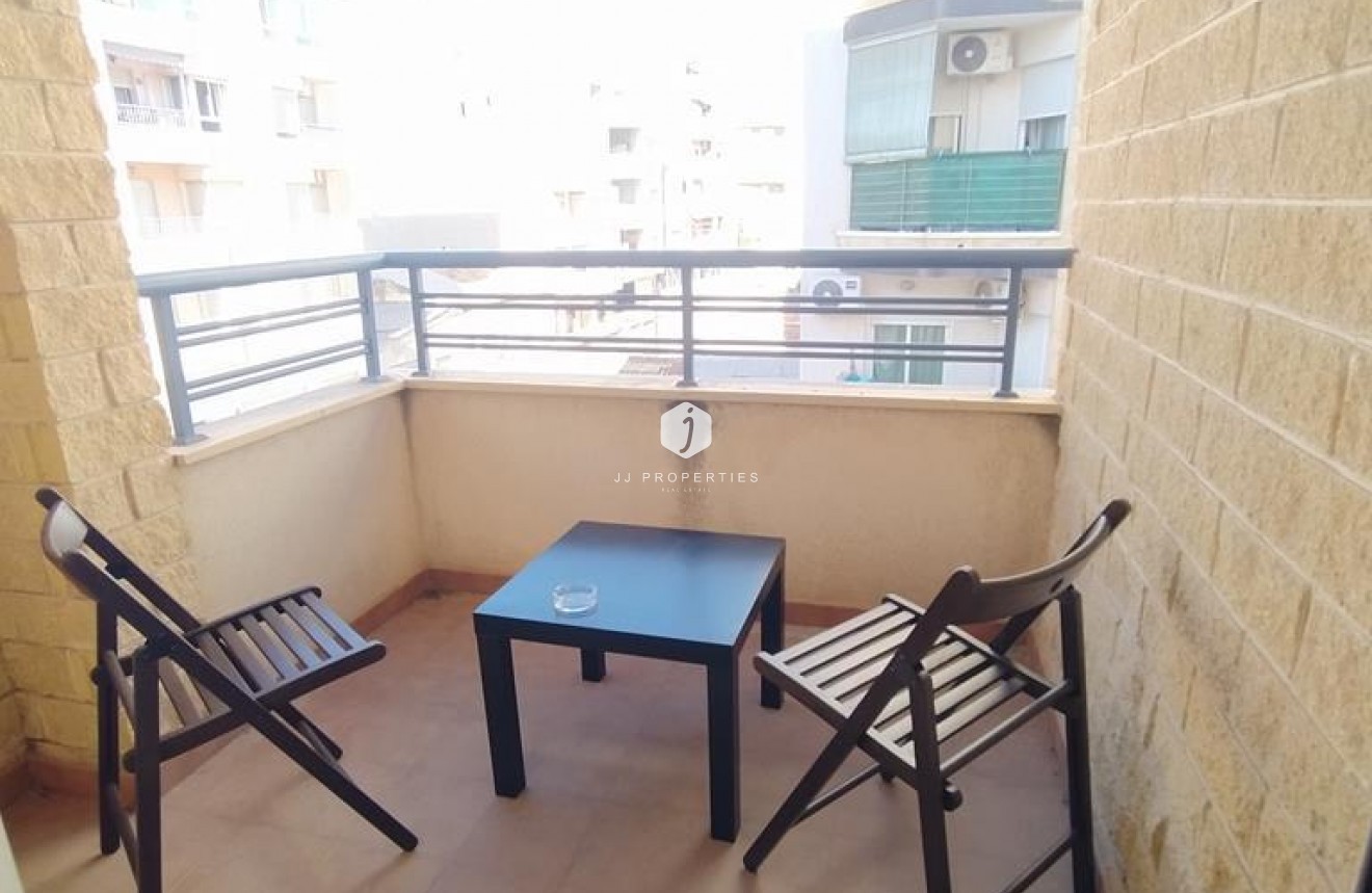 Resale - Apartment / flat -
Torrevieja - CENTRO CASCO URBANO