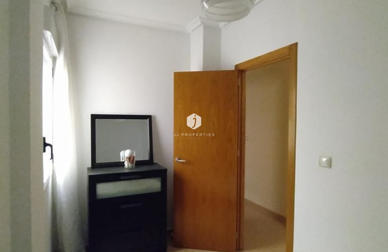 Resale - Apartment / flat -
Torrevieja - CENTRO CASCO URBANO