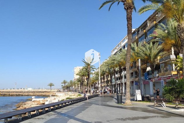 Resale - Apartment / flat -
Torrevieja - CENTRO CASCO URBANO