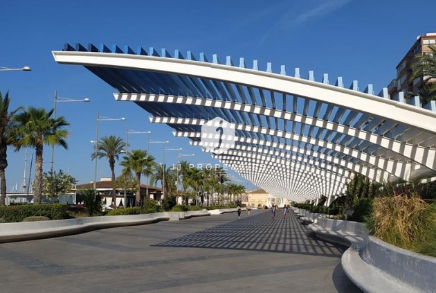 Resale - Apartment / flat -
Torrevieja - CENTRO CASCO URBANO