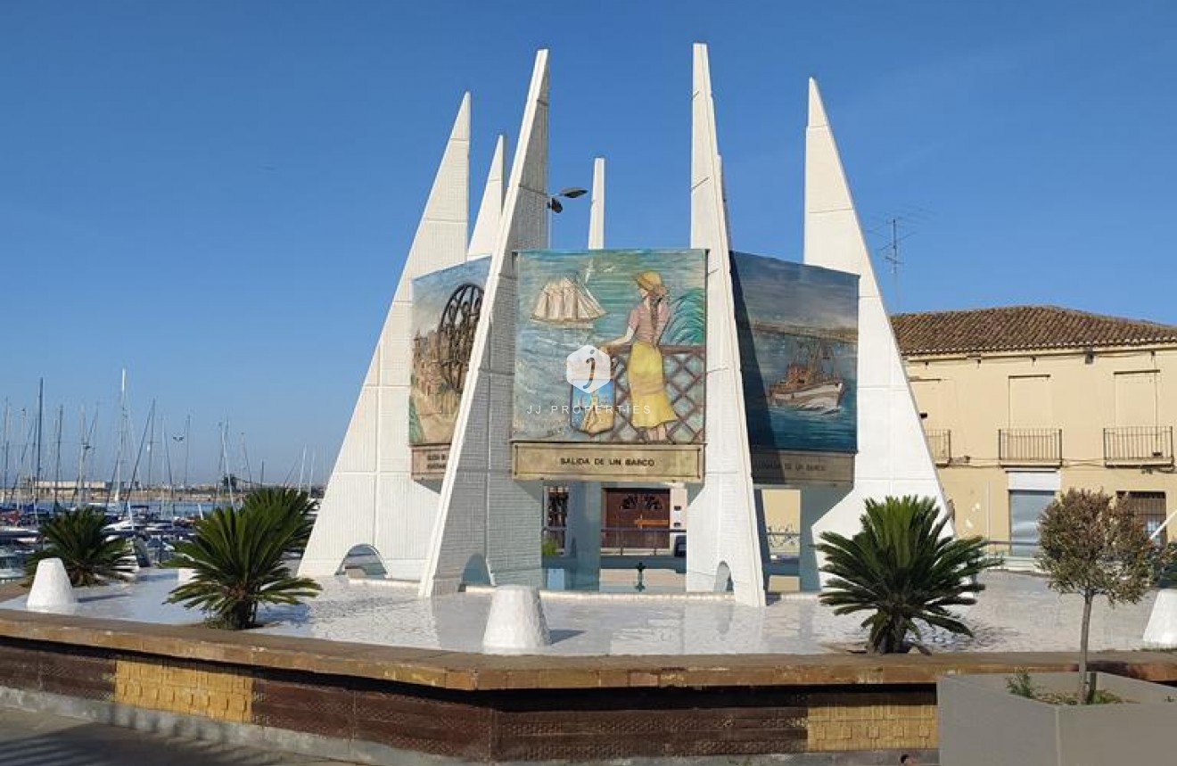 Resale - Apartment / flat -
Torrevieja - CENTRO CASCO URBANO