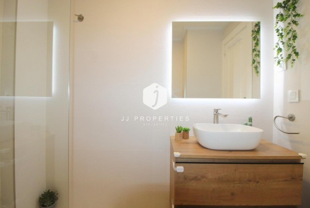 Resale - Apartment / flat -
Torrevieja - Costa Blanca