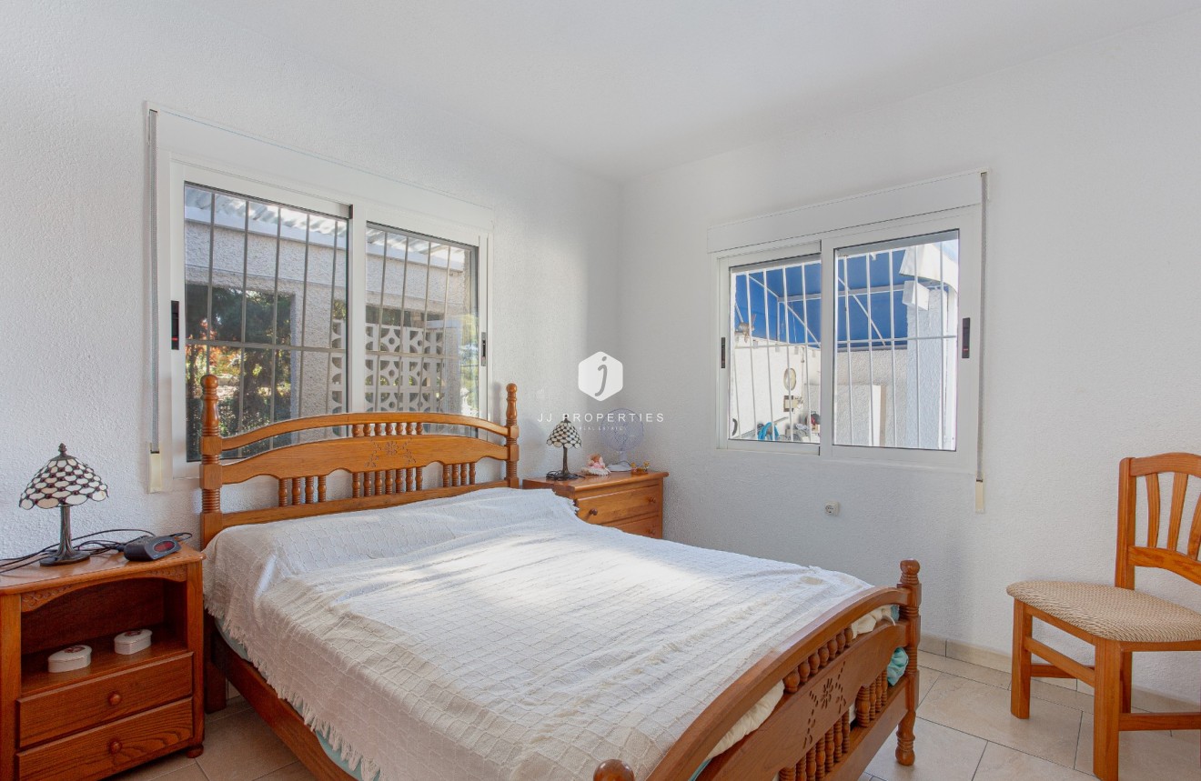 Resale - Villa -
Torrevieja - Costa Blanca