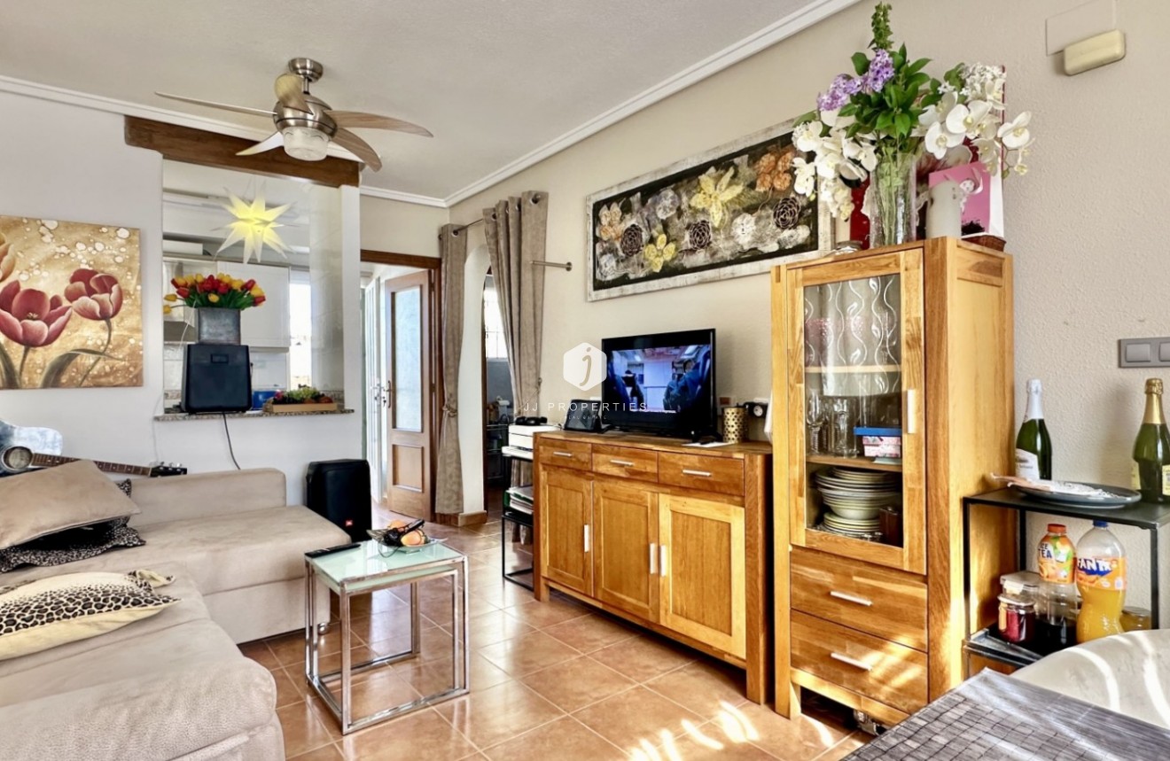 Resale - Chalet -
Orihuela Costa - Costa Blanca