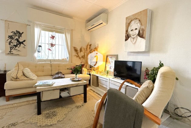 Resale - Bungalow -
Torrevieja - Costa Blanca