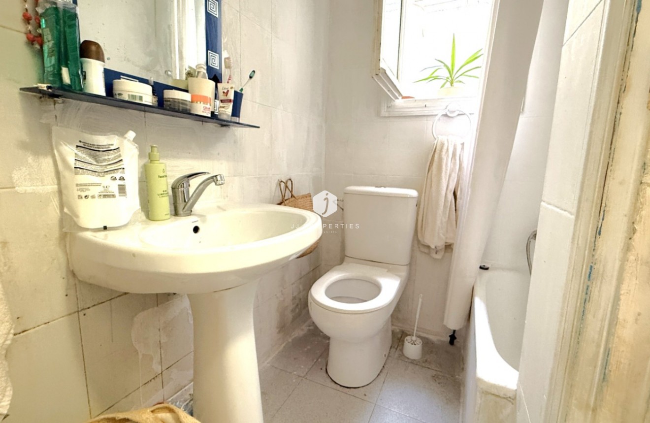 Resale - Bungalow -
Torrevieja - Costa Blanca