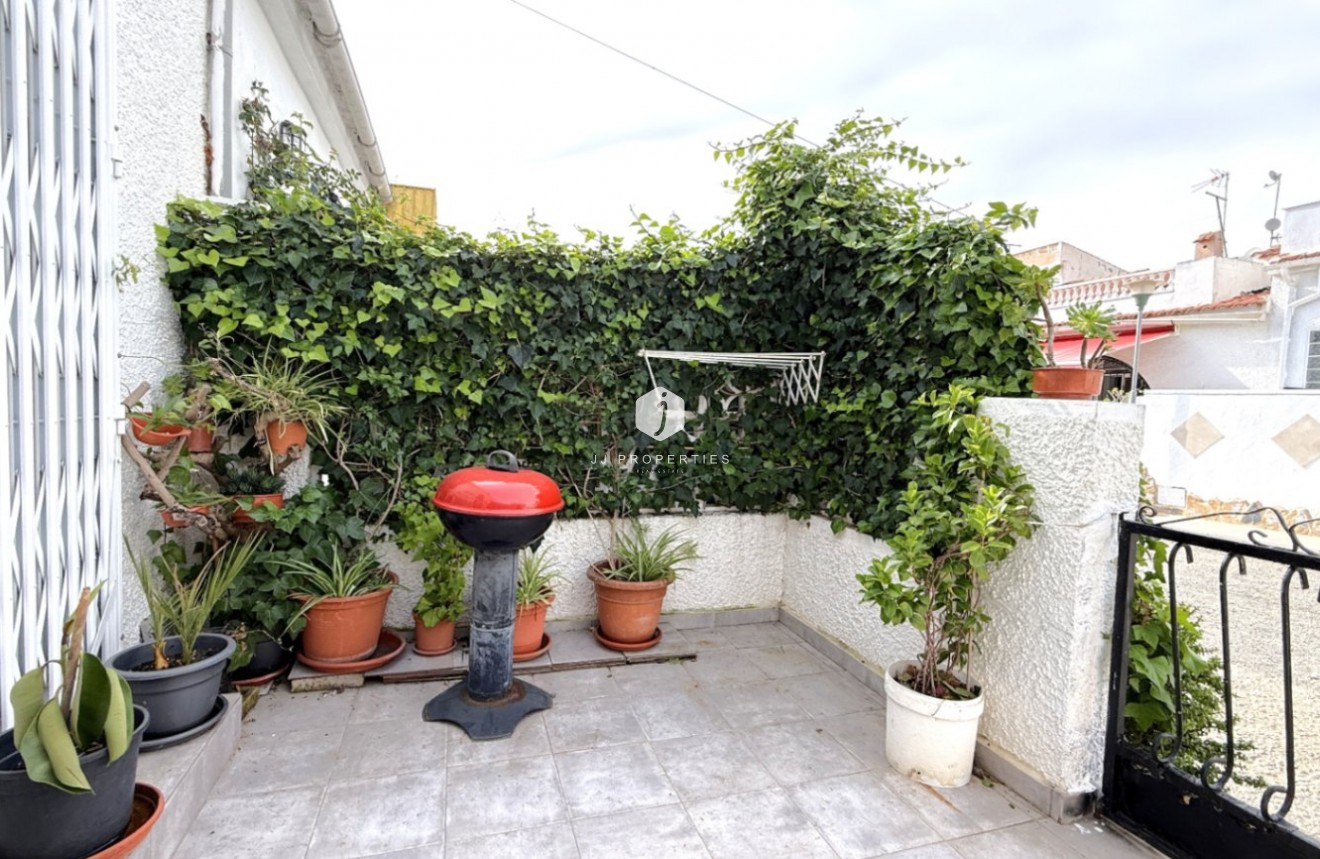 Resale - Bungalow -
Torrevieja - Costa Blanca