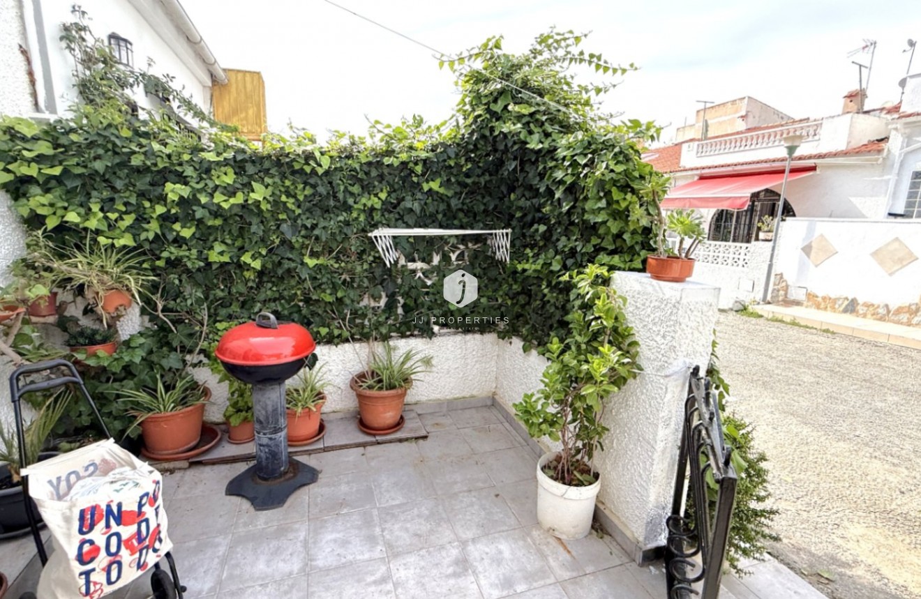 Resale - Bungalow -
Torrevieja - Costa Blanca