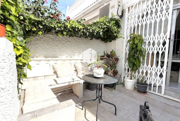 Resale - Bungalow -
Torrevieja - Costa Blanca